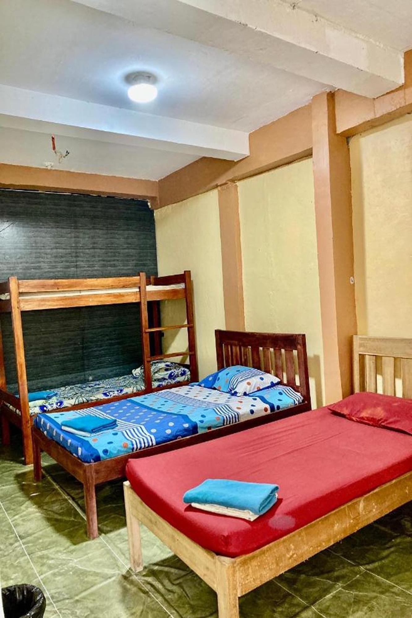 Larosa Hostel Puerto Princesa Exterior photo