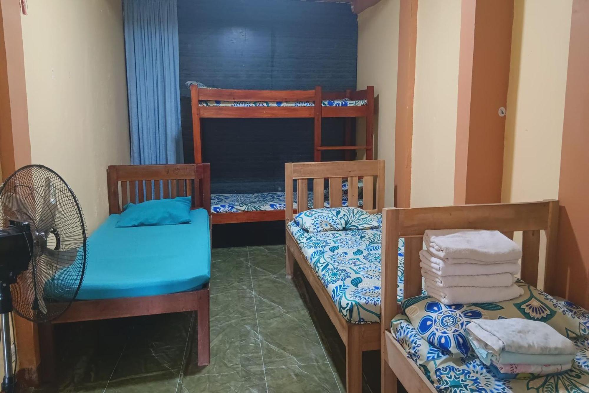 Larosa Hostel Puerto Princesa Exterior photo